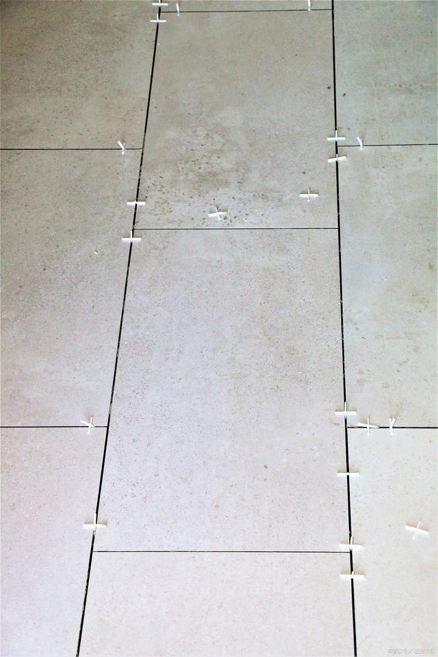 瓷砖地面空鼓怎么解决的(地面瓷砖空鼓是什么原因造成的) 瓷砖地面空鼓怎么解决的(地面瓷砖空鼓是什么原因造成的)